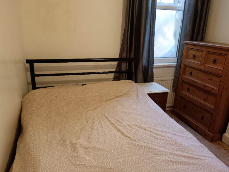 🏠 DOUBLE ROOM TO RENT – GREEN STREET, Plaistow E13 9DA