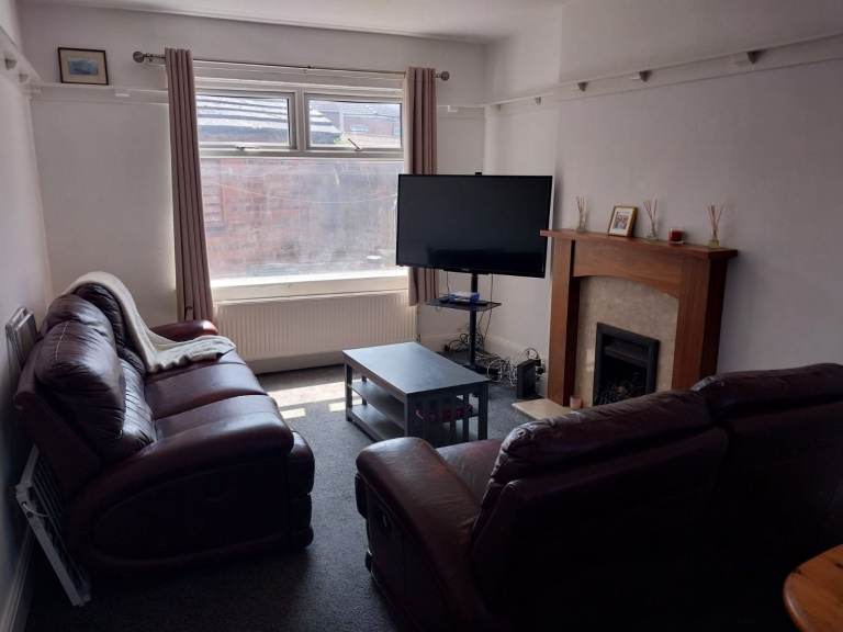 2 Double rooms are available in a 3-bed house at Keswick Rd, Blackpool FY1 5PA
