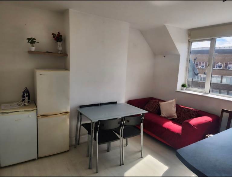 Beautiful 2 bedroom flat, Great West Road TW5
