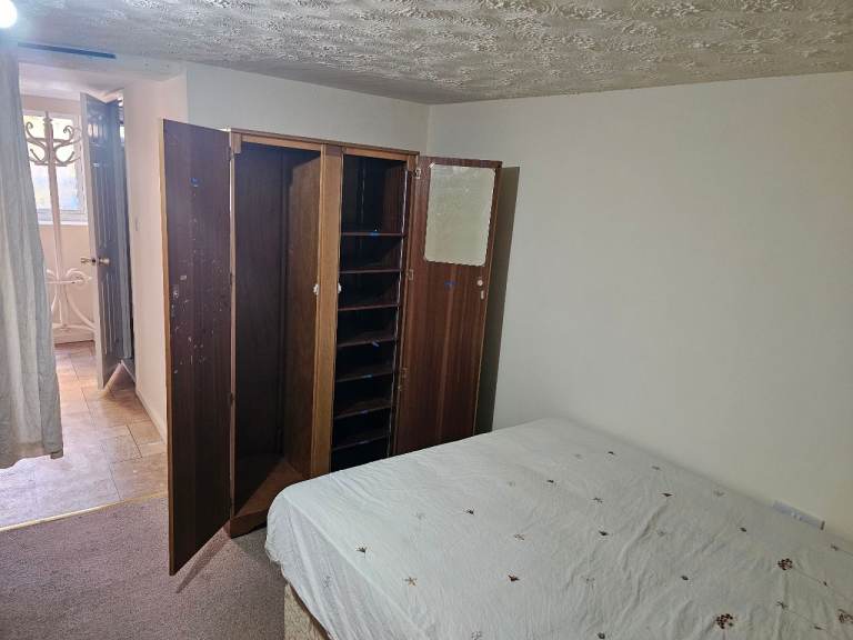 A Studio Room with BILLS INCLUSIVE in Oldham (OL9 7QY)