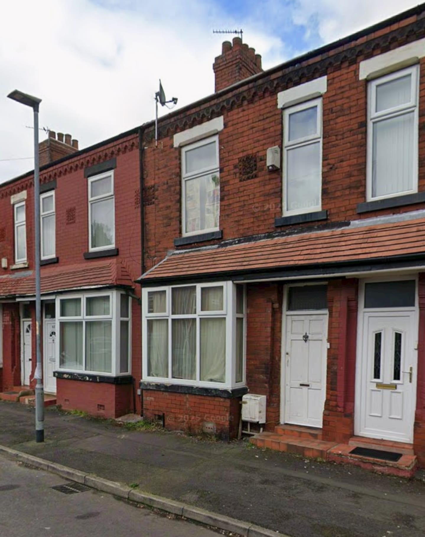 2-bedroom upstairs flat to rent in Whalley range M16 0BG