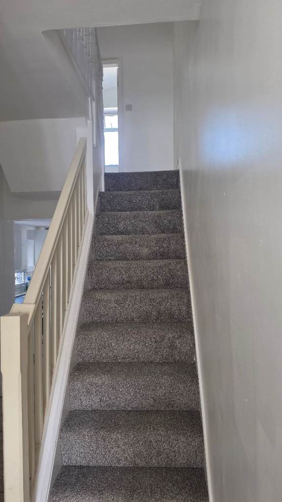 🏡 SPACIOUS DOUBLE ROOM FOR COUPLES – E13 8RT | ALL BILLS INCLUDED! ✨