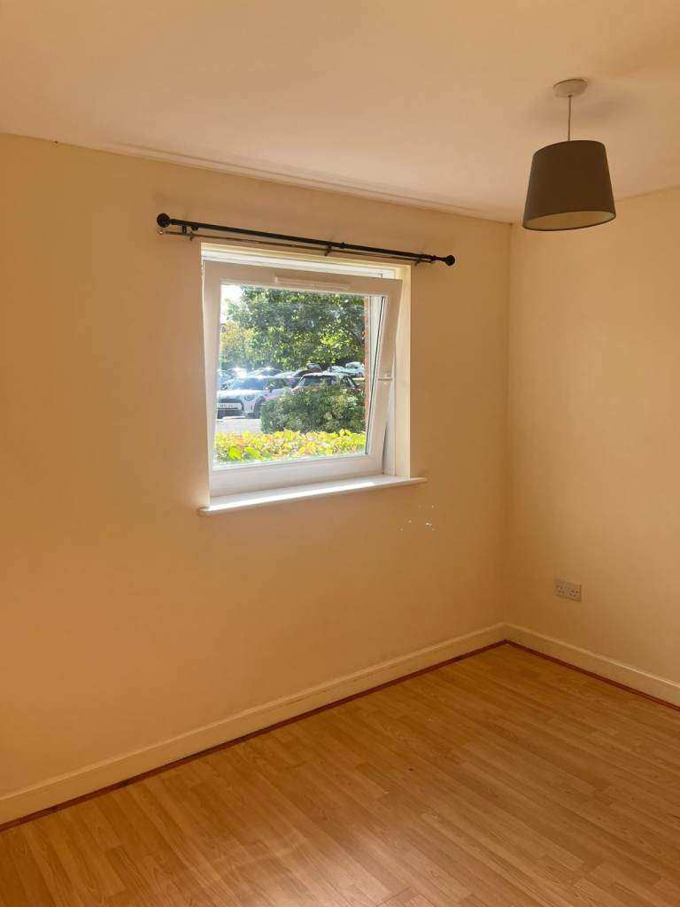 2 Bedroom Flat For Rent at Craigs court, Anniesland (G13 2US)