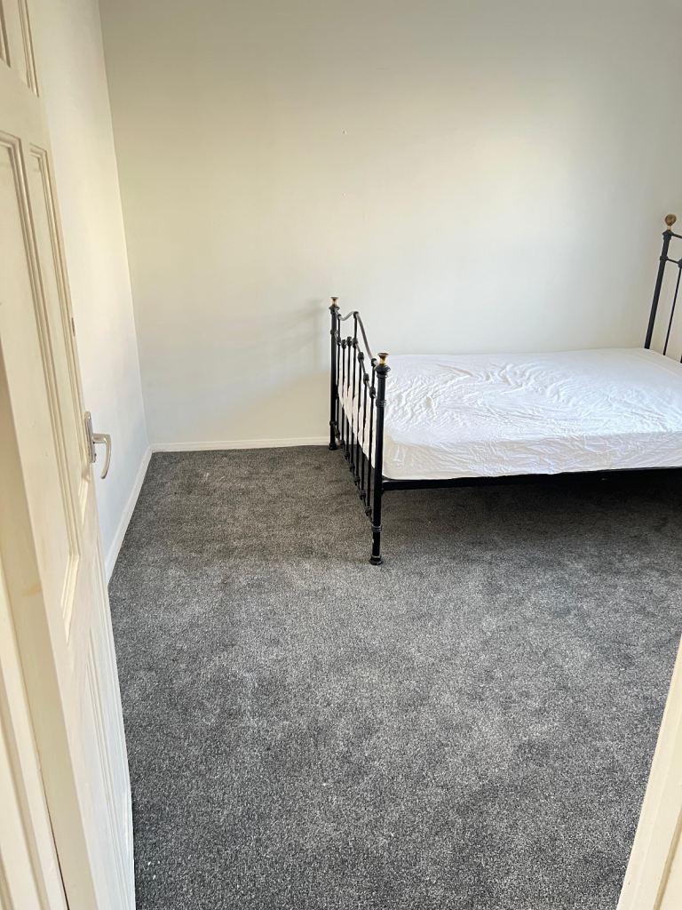 Furnished Double Room Near Elizabeth Line & Overground (E12 6UA)