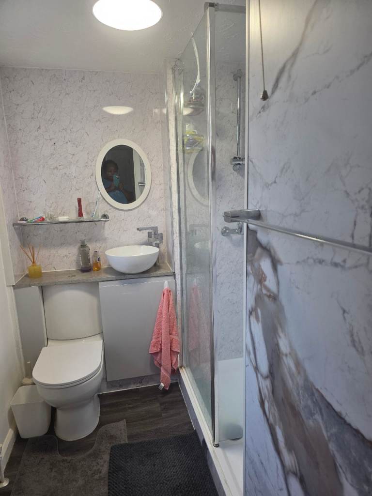 Spacious double room available for rent Sandwell, West Midlands £700pm@B65 9QN