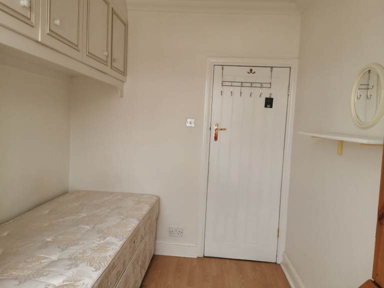 A single room to rent Harrow, London £600pm@HA3 8EY