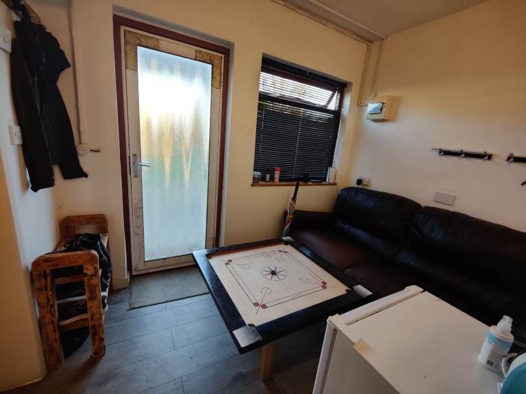 Single Room To Rent at the Glad, Croydon (CR0 7QJ)