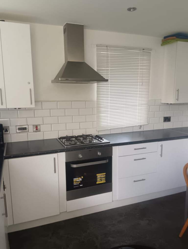 🏡✨ Furnished Single Room in Clayton M11 4XB – £480 pcm | Tram, Bus & Shops Nearby!