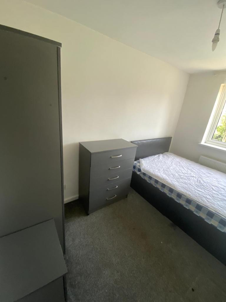 Room in shared accommodation (WS3 1JN)