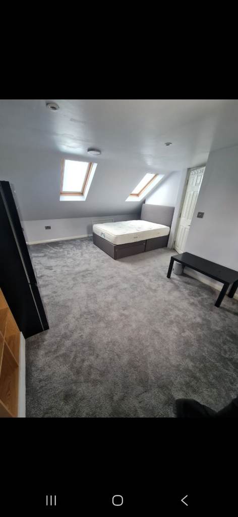 🏡 Spacious Newly Refurbished Loft Studio – All Bills Included | £800 PCM  📍 Romford, London – RM1 4LB