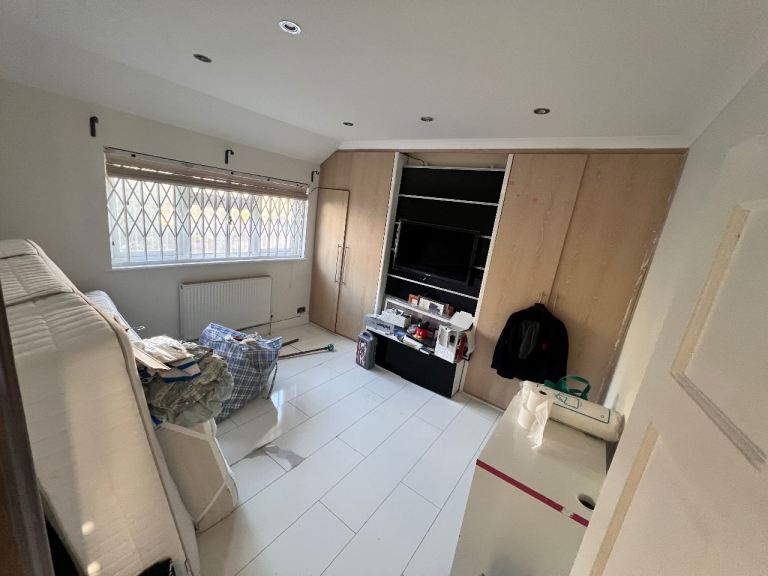 4 bedroom house Wembley Stonebridge (HA9 6QQ)