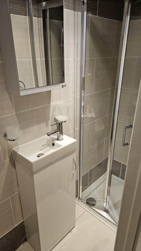 🏡 Large Double Room for couple – East Ham E6 1LW