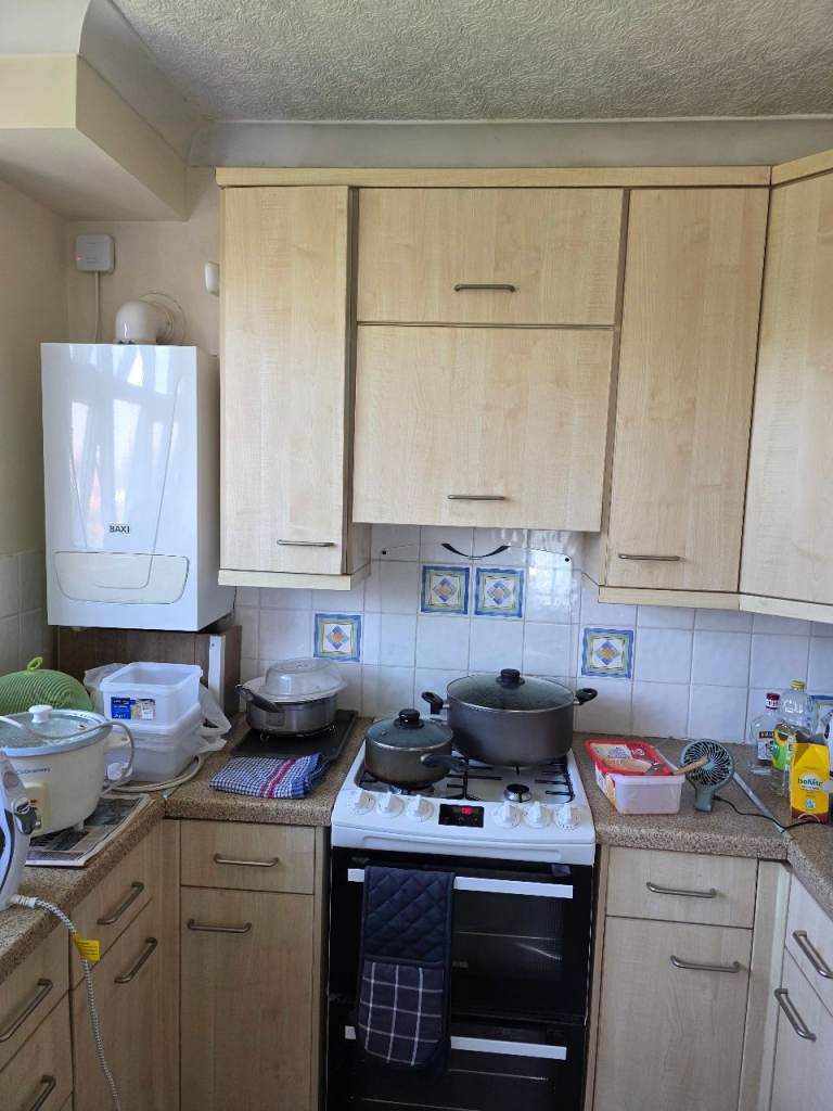 🏡 Spacious Master Bedroom in Gants Hill, IG5 0JA | £850 PCM | Available Now