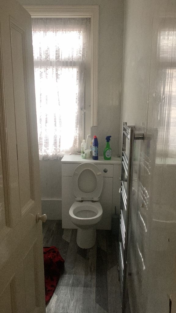 🏡 Spacious Double Bedroom to Rent in Newport, NP19 8GL – £500 PCM