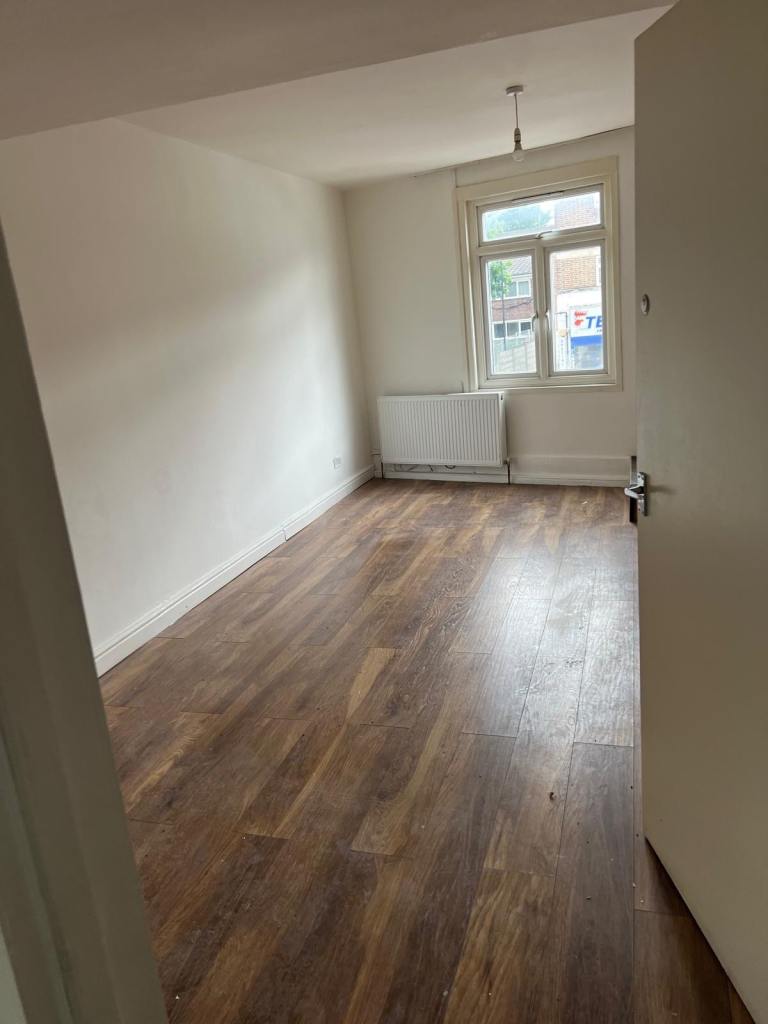 🏡 2 Bedroom Property with Spacious Living Room – Hertford rd, Enfield EN3 5JF  📍 Enfield, London 💷 £2,050 PCM