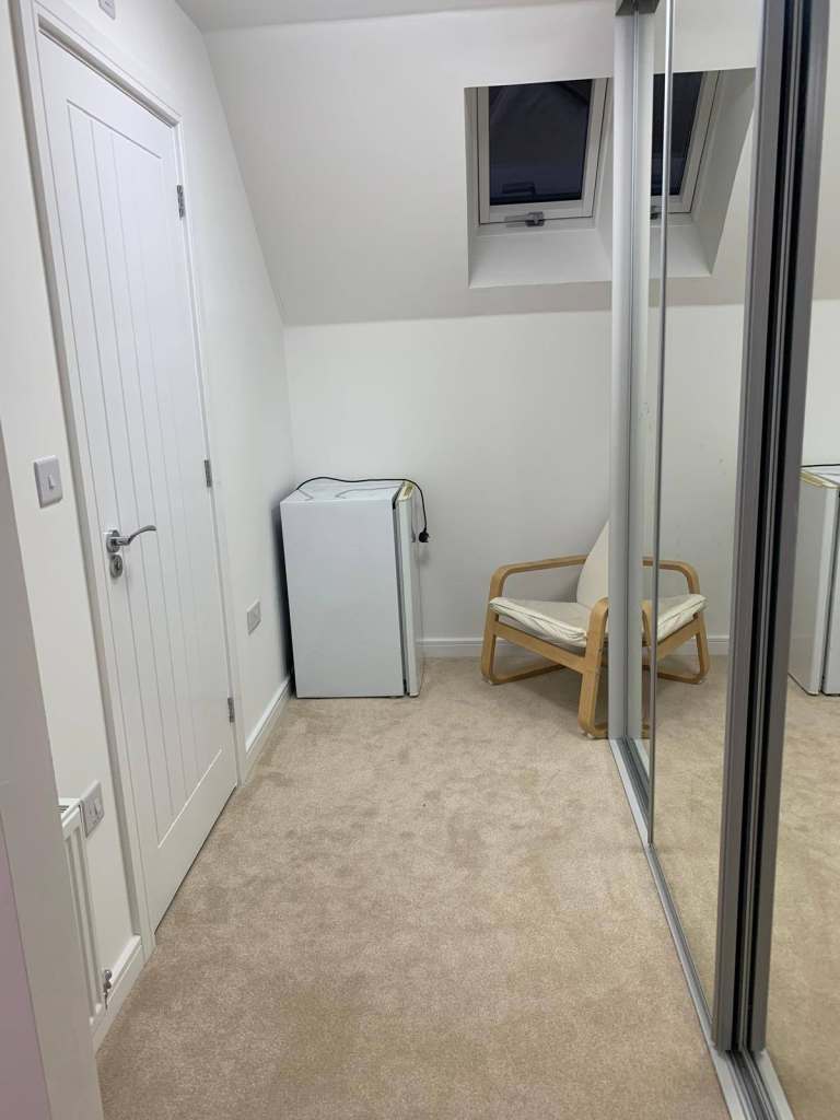 Spacious Ensuite Room for Rent – Langley, Maidston ME17