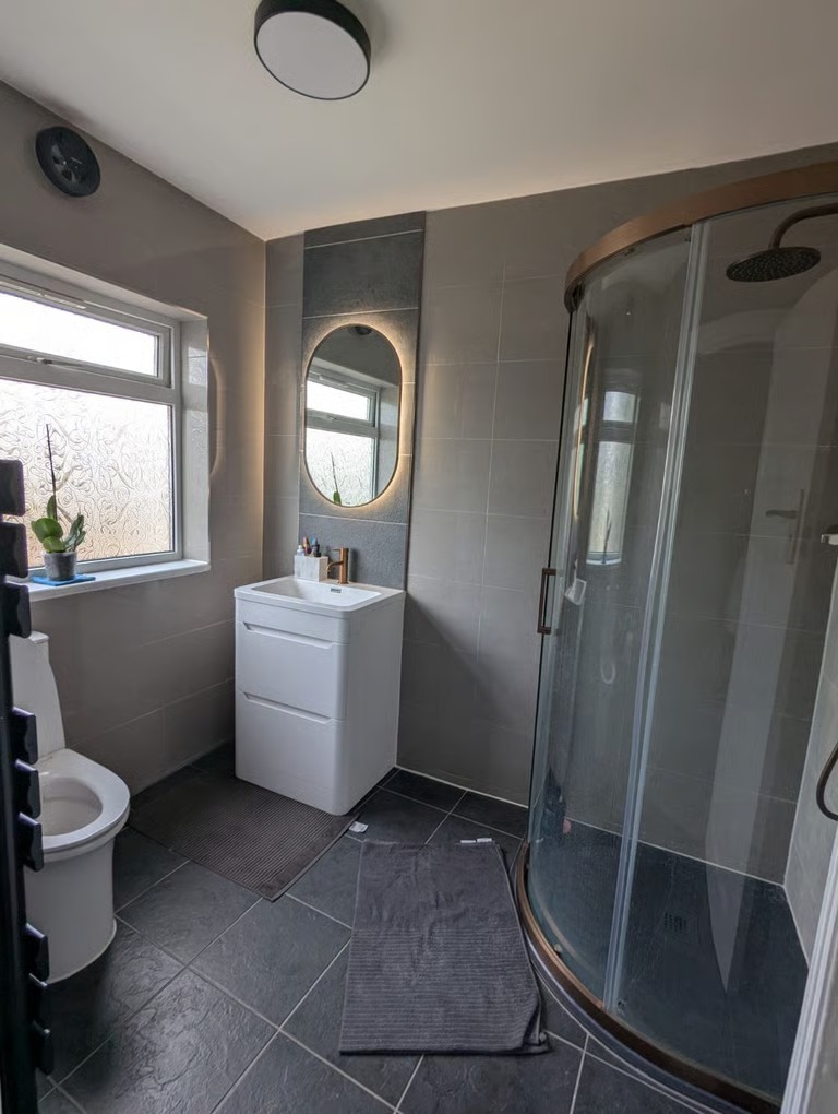 modern Single room to let