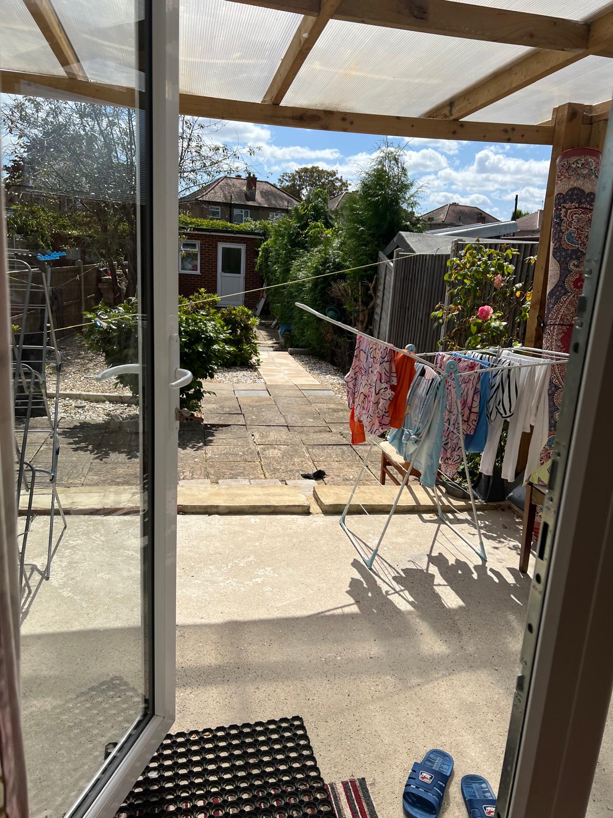 GROUND-FLOOR STUDIO WITH PRIVATE GARDEN | UB4