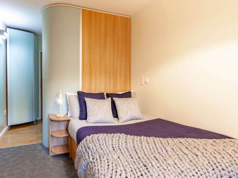 Modern ensuite room to rent in central Reading |RG1|
