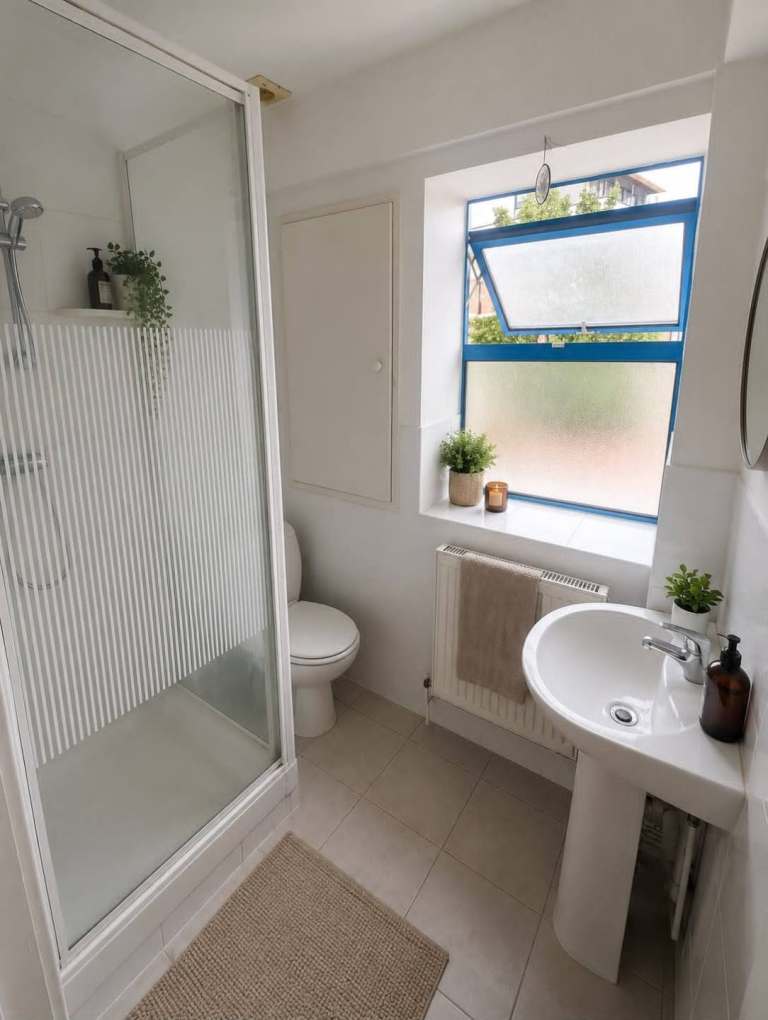 All bills included! Space with 3 rooms, Kitchen, Bathroom in Clapton (E5)