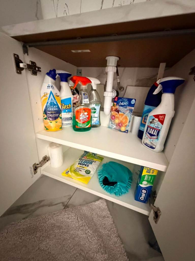 1 Bed Flat Nearby Central London 1GB/Wi-Fi & Full Kitchen (W6 8PS)