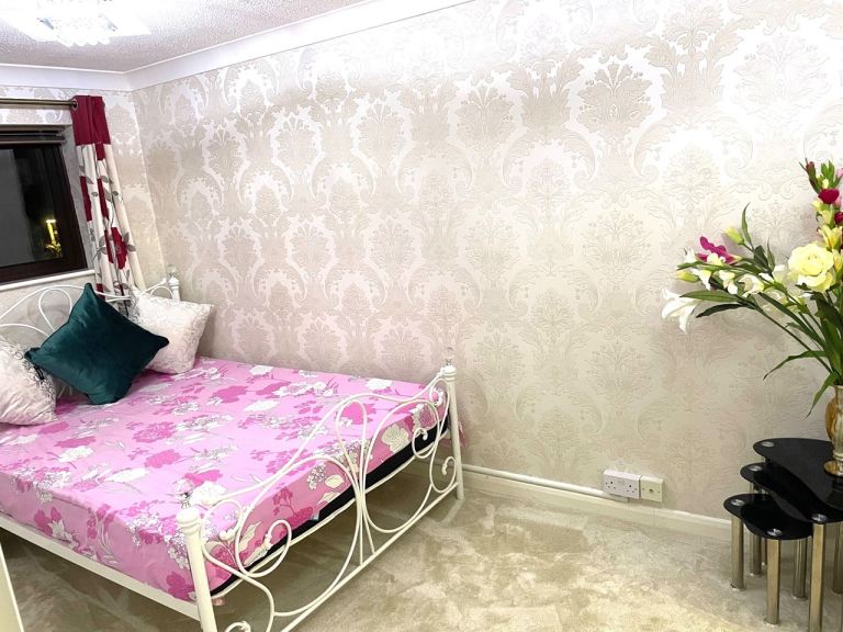 Double Room with Large En-suite (MK8 8BU)