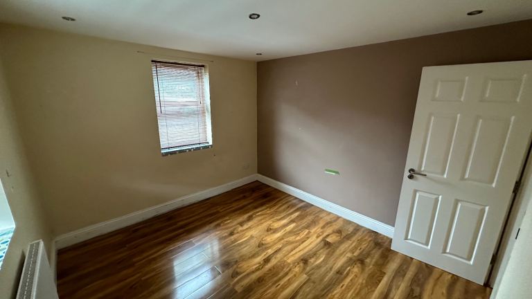 2 bedroom flat in Leyton 5 mins from Leyton station E11 4HL