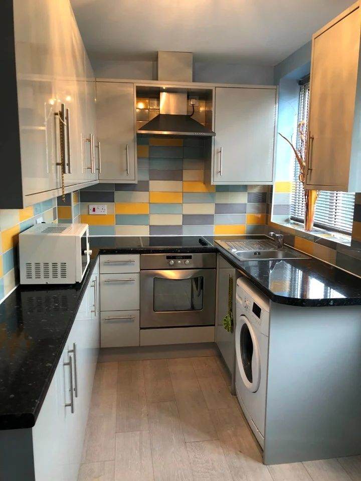 3 Bed Semi-Detached House, Robinson Road, Dagenham (RM10 7SS)