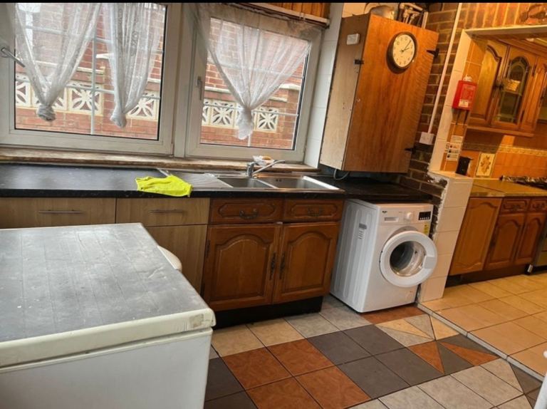 Double Room (TW3 4LU)