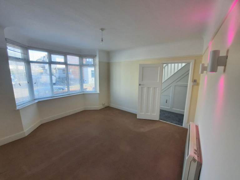 Four Double Bedrooms Detached House with Private Garden, Stourvale Road, BH6 5JB – Unfurnished Bournemouth, Dorset £1,890pm