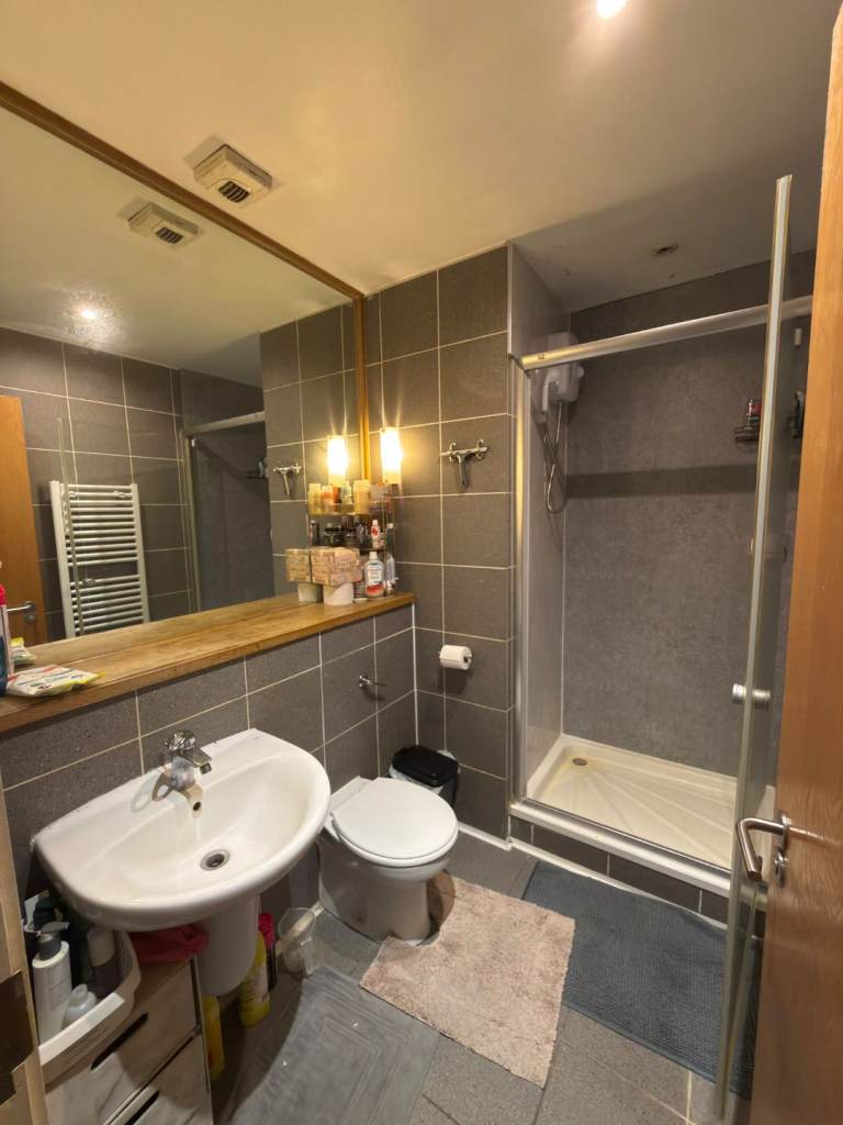 🏙️ Fantastic Fully Furnished 2-Bedroom Apartment with Secure Parking | Metropolitan Apartments, Leicester City Centre | LE1 3RF