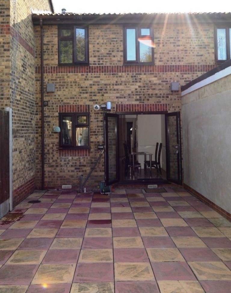 🏡 Stunning Furnished Double Room in Goodmayes, RM8 1YQ | £750 PCM | 5 Mins to Elizabeth Line