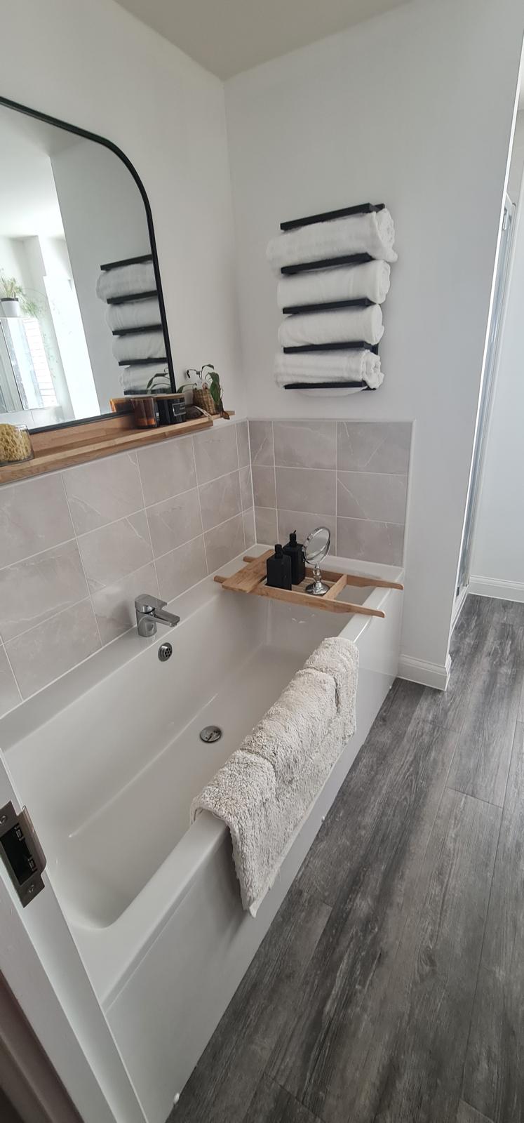 Luxurious room in a New build fully furnished (SN12 6YN)