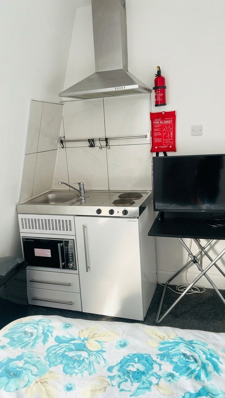 🏡 2 Studio style En-suite ROOMS – EASTERN AVENUE, NEWBURY PARK, ILFORD IG2 7HU