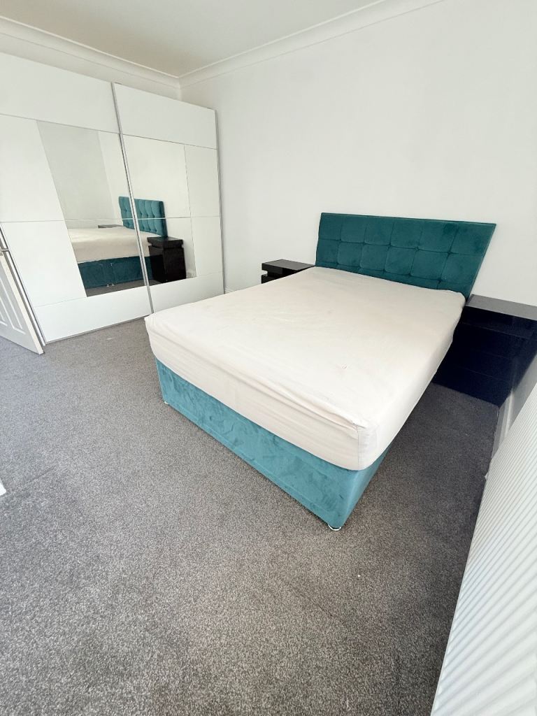 ✨ Spacios double room all bills included CV12 9AP