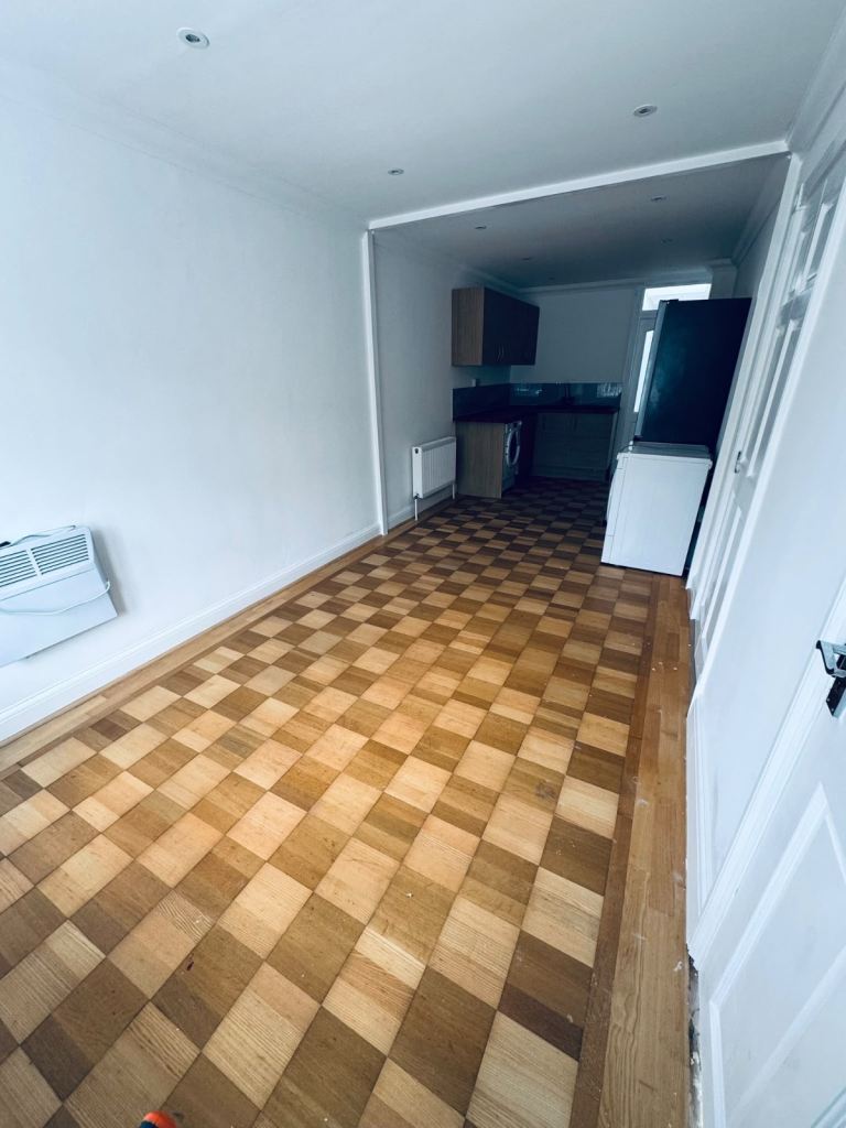 Separate 1 Bed Flat at Sewardstone rd, Waltham abbey (EN9 3QF)