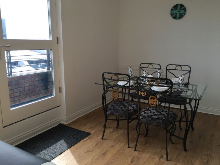 WEST END - 4 BEDROOM / 3 BATHROOM PENTHOUSE (G3 8GE)