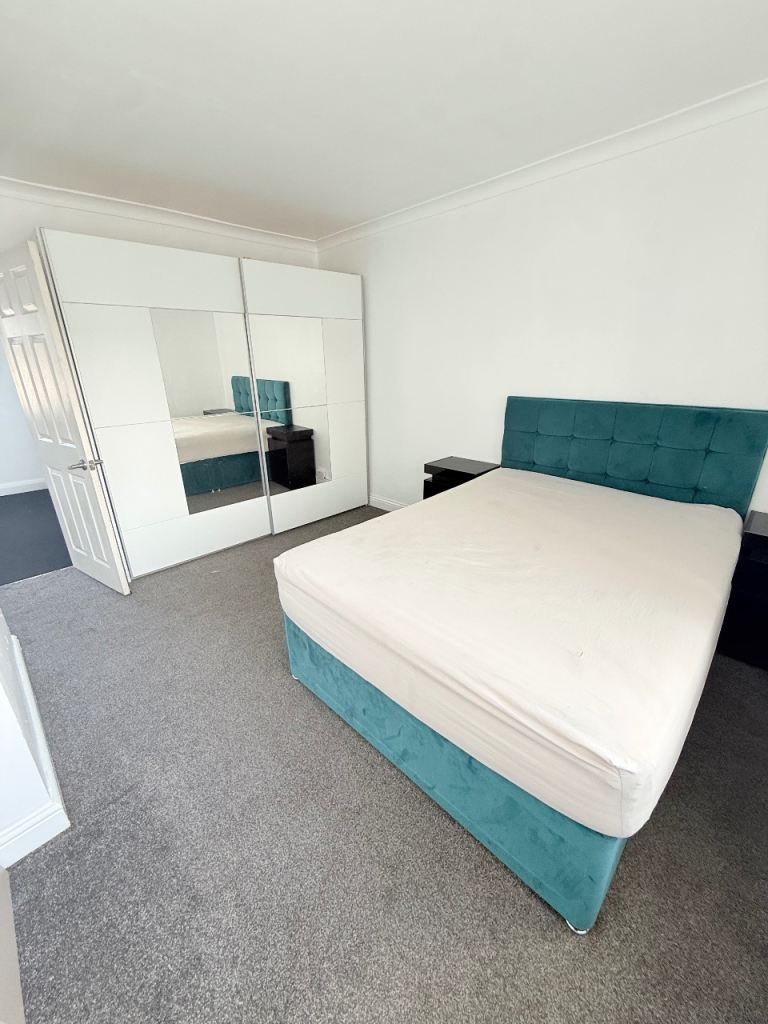 ✨ Spacios double room all bills included CV12 9AP