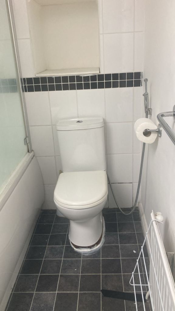 Large Furnished Double Room – Bills Included – Excellent Location (RG12 7ZT)